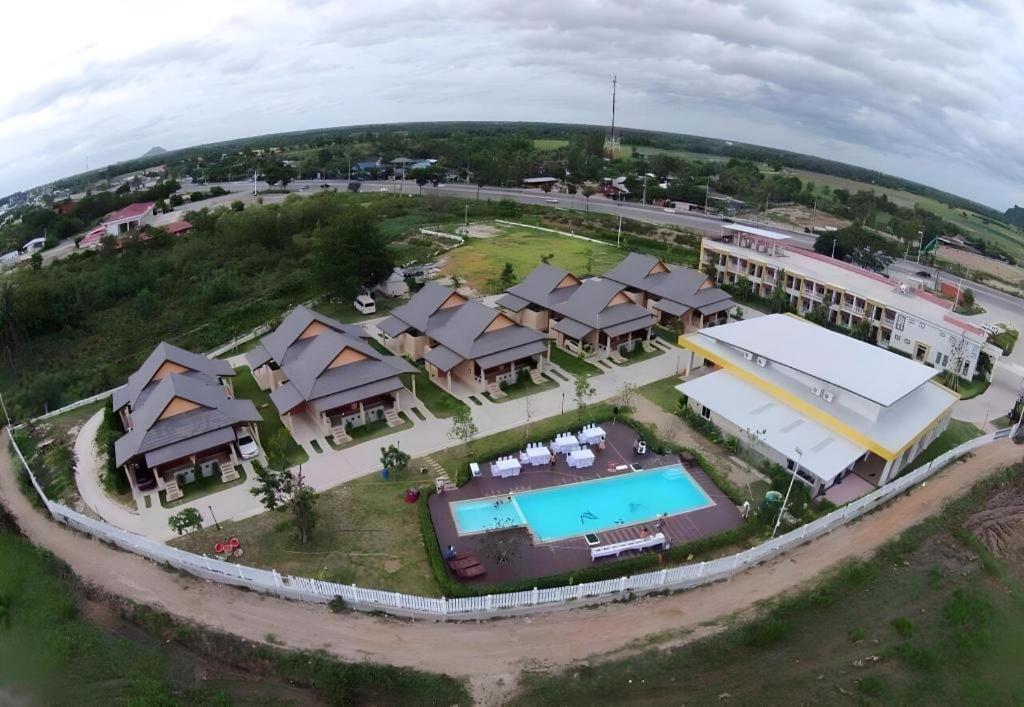 Juntima Boutique Hotel Phetchaburi Eksteriør billede